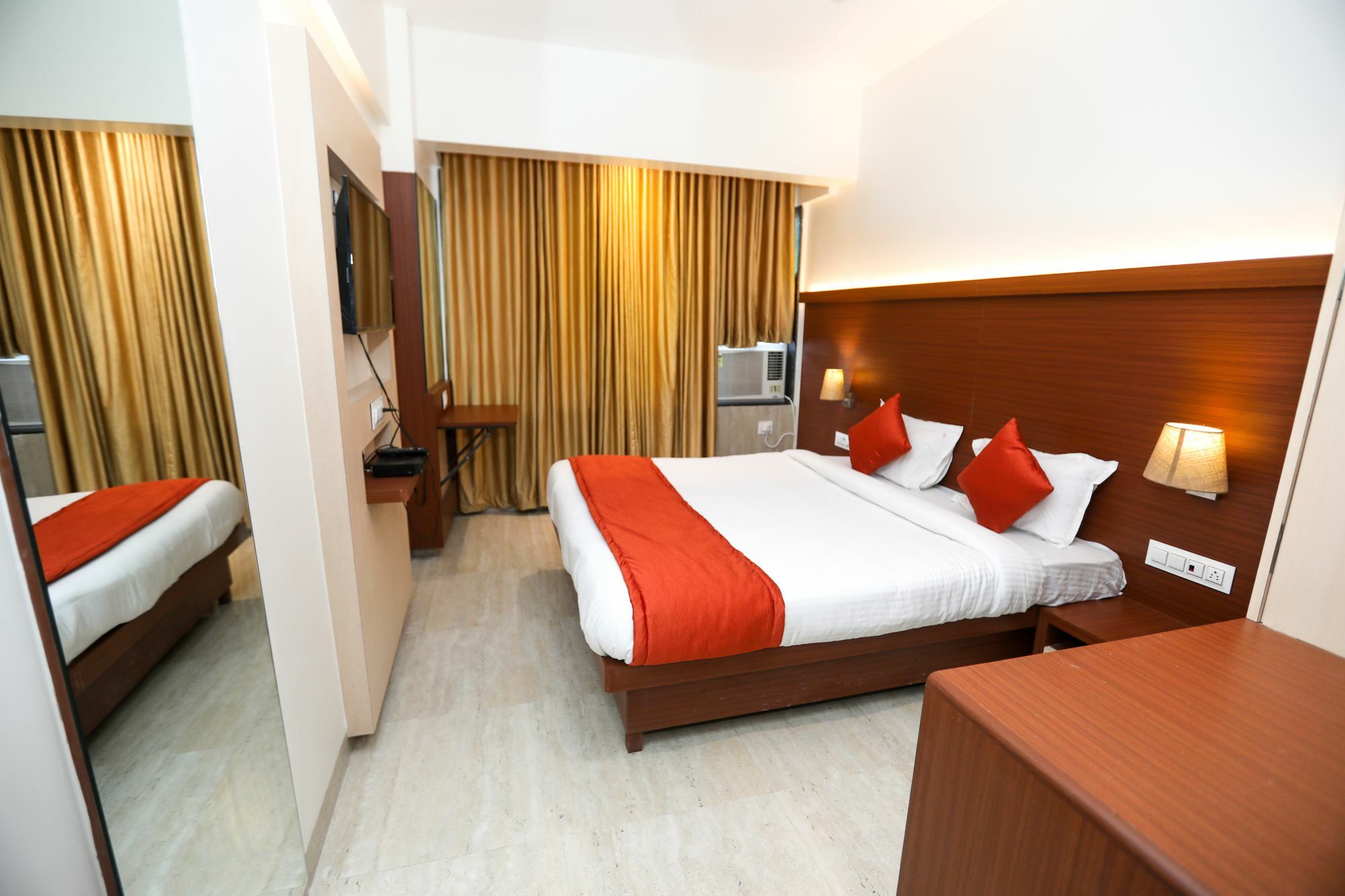 מומביי Hotel Spring Inn מראה חיצוני תמונה