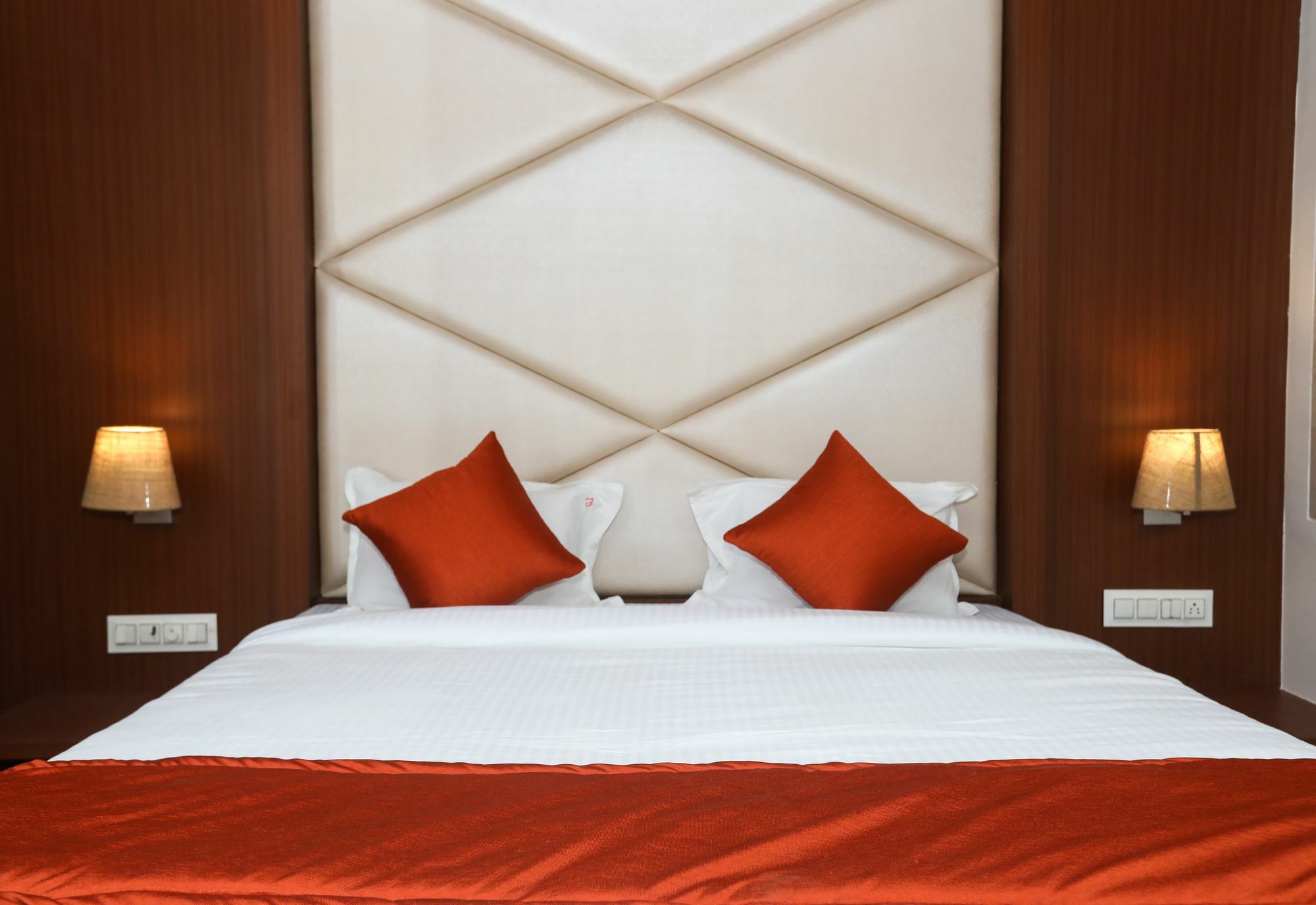 מומביי Hotel Spring Inn מראה חיצוני תמונה